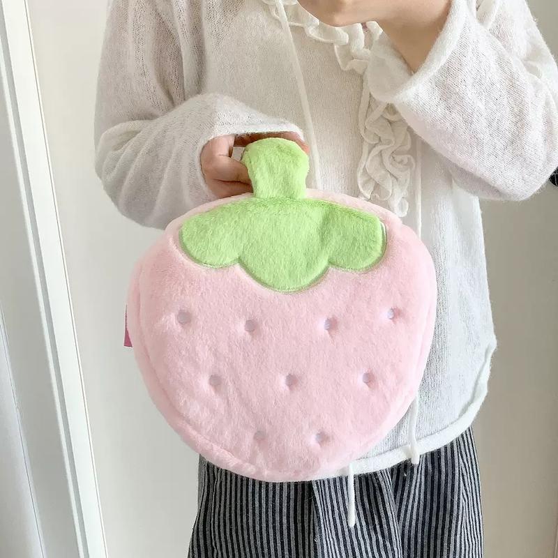 بگ / کیف آرایشی توت فرنگی Hisocute