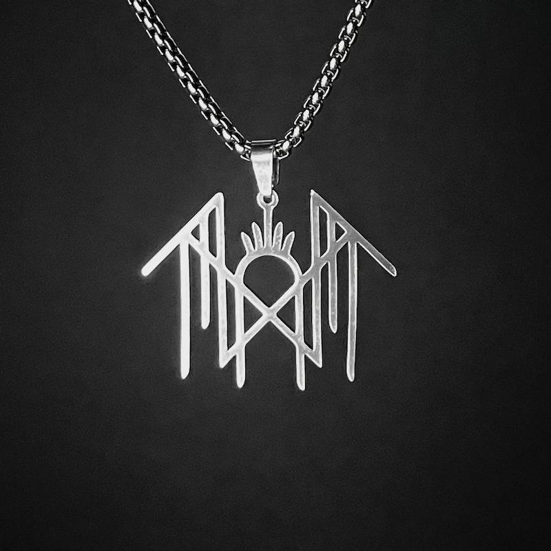 گردنبند استیل طرح لوگوی باند اسلیپ توکن Sleep Token رنگ ثابت و ضد حساسیت مناسب استایل متال و آلترناتیو