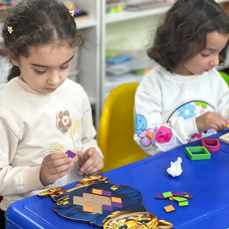باشگاه مغز کودک در اصفهان با تمرین‌های تقویت حافظه و تمرکز در باشگاه لبخند