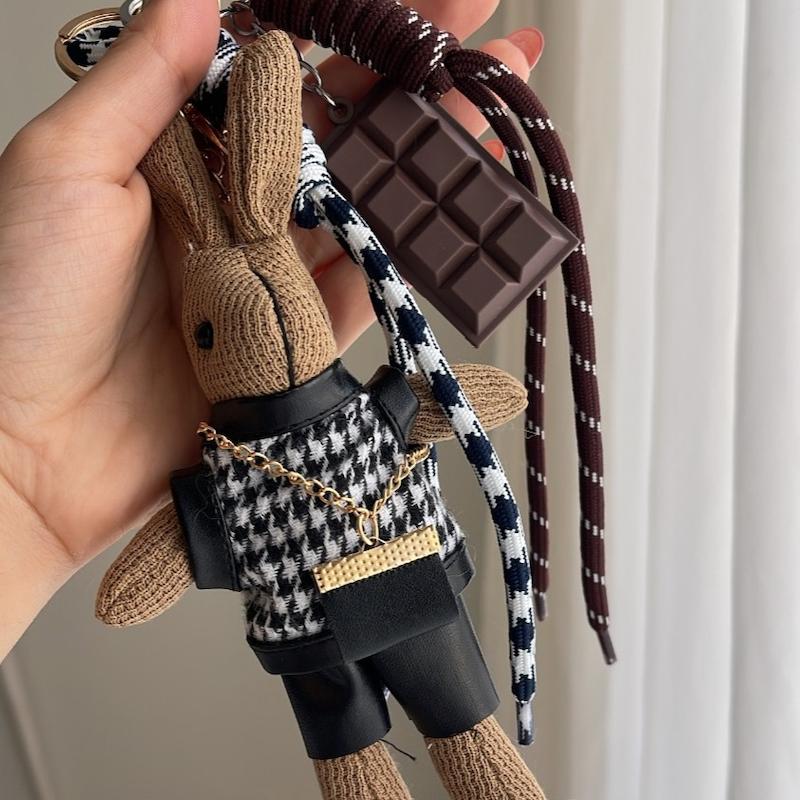 چارم بگ خرگوش و شکلات