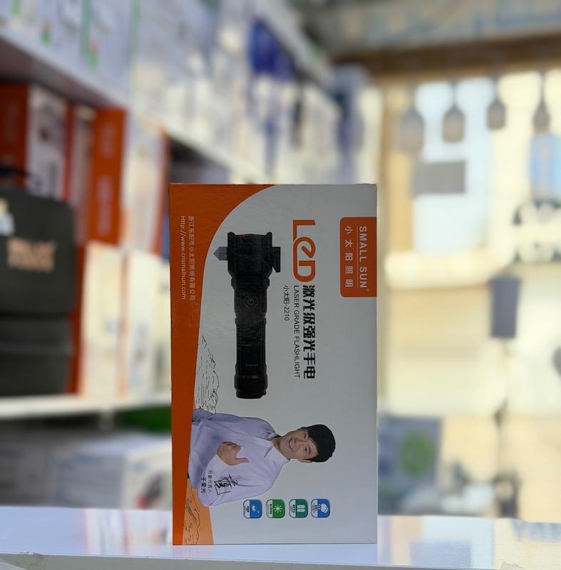 چراغ قوه دستی اسمال سان Small Sun ZY‑2210 دارای شیشه شکن کاتر و مهتابی با باطری 26650