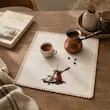دستمال دکوراتیو قهوه دور نواردوزی شده خاص و زیبا
