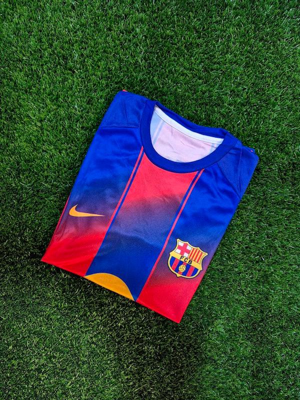 پیراهن و شورت تیم بارسلونا 1 ( فصل جدید)