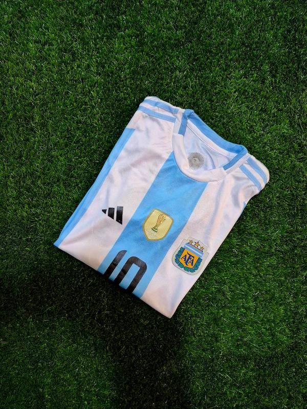 پیراهن و شورت تیم ملی آرژانتین ( فصل جدید)