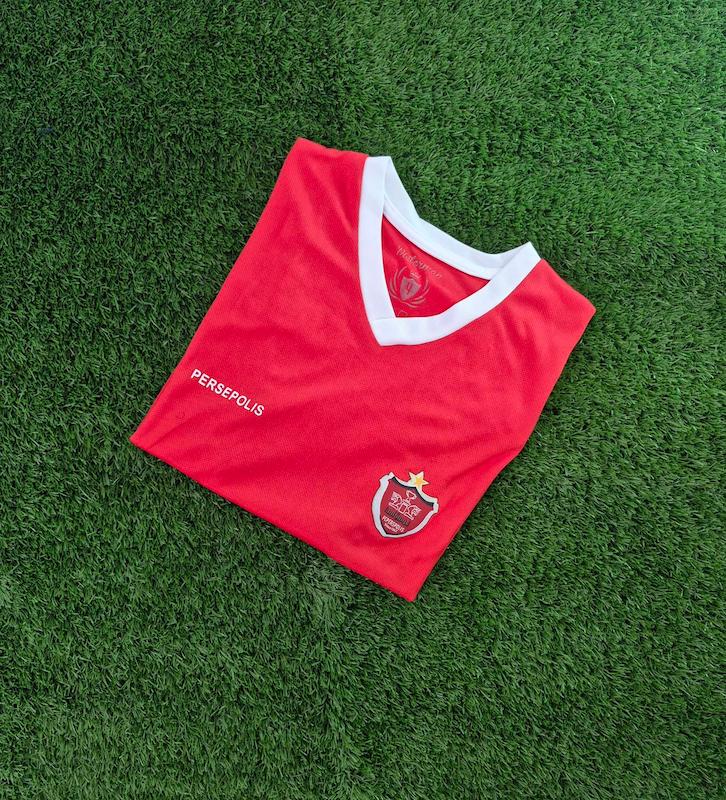 پیراهن و شورت تیم پرسپولیس ( اسپانسری جدید)