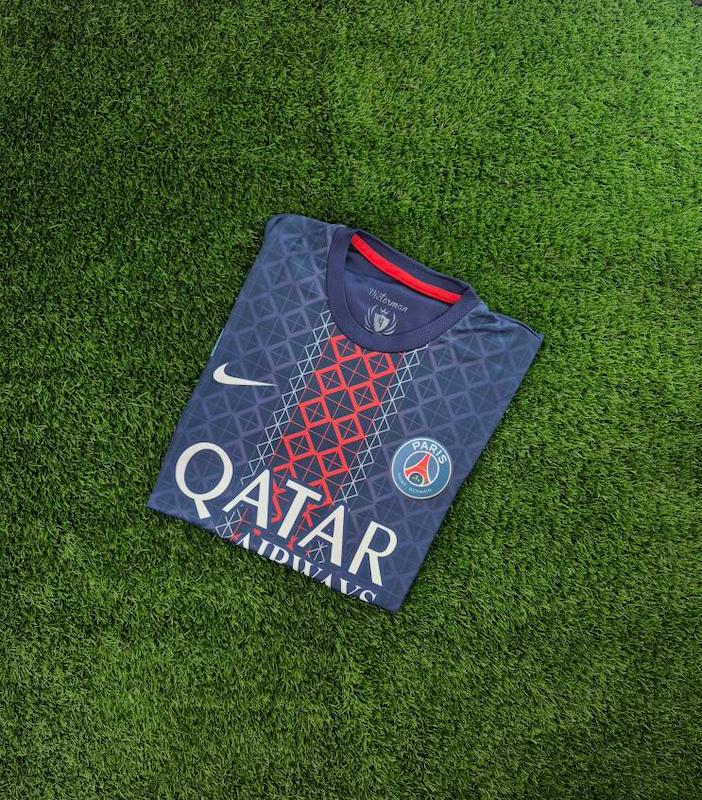 پیراهن و شورت تیم پاریس سنت ژرمن ( لباس اول)