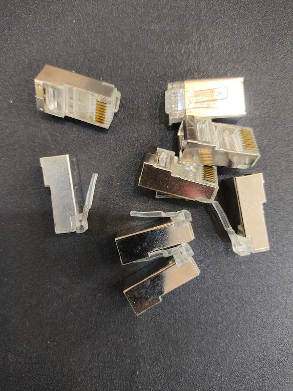 سوکت شبکه شیلددار میانگذر بدون شانه کاسه ای CAT6 SFTP