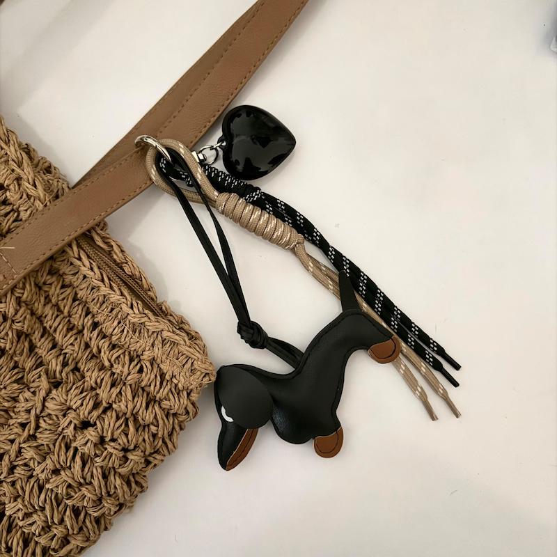 چارم بگ سگ قهوه ای