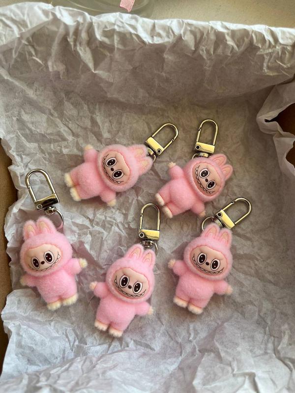 آویز لبوبو💘