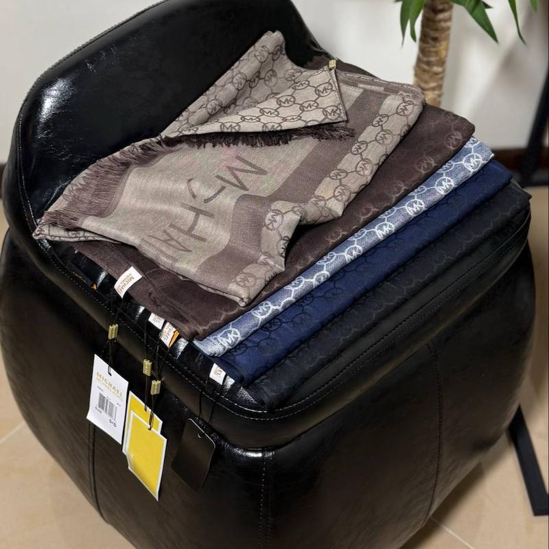 شال نخ کشمیر مایکل کورس وارداتی کد 710