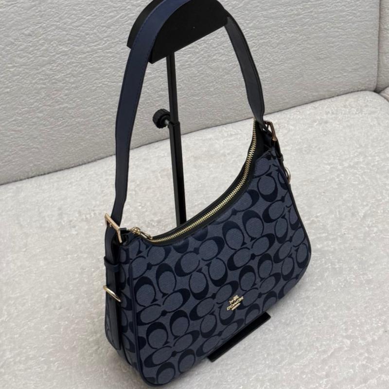 کیف هوبو کد 820