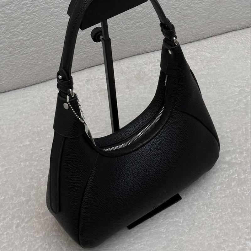 کیف دستی دوشی زنانه چرم ساده هوبو زارا کد 836
