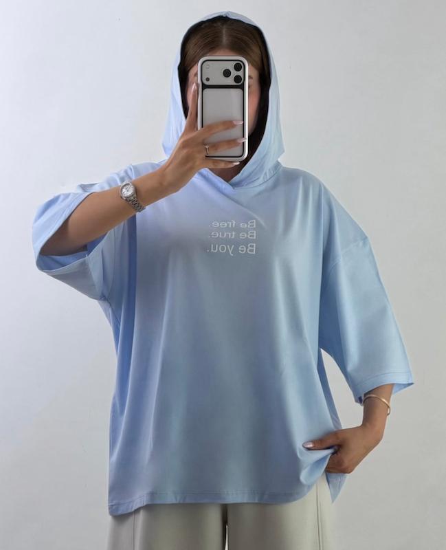 تیشرت کلاهدار