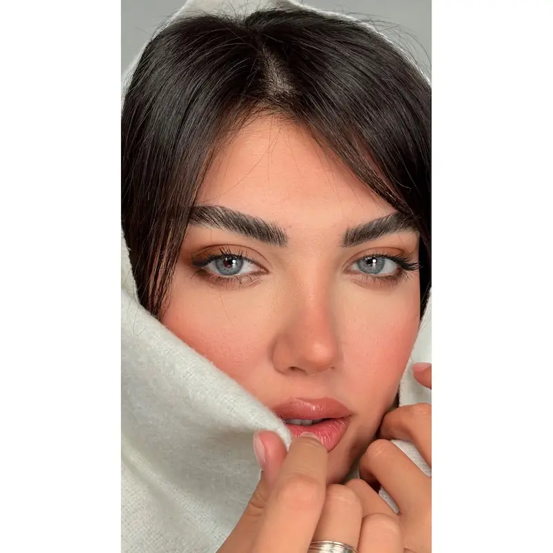 تصویر لنز طوسی آبی لوتوس یونیک شماره 2