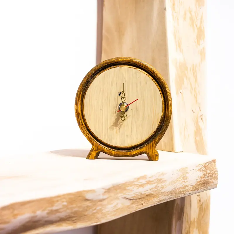 ساعت رومیزی چوبی گرد هدایای سازمانی تبلیغاتی نمایشگاهی