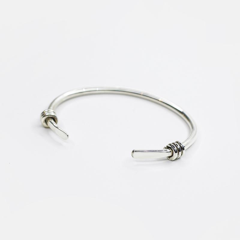 دستبند لوله‌ای