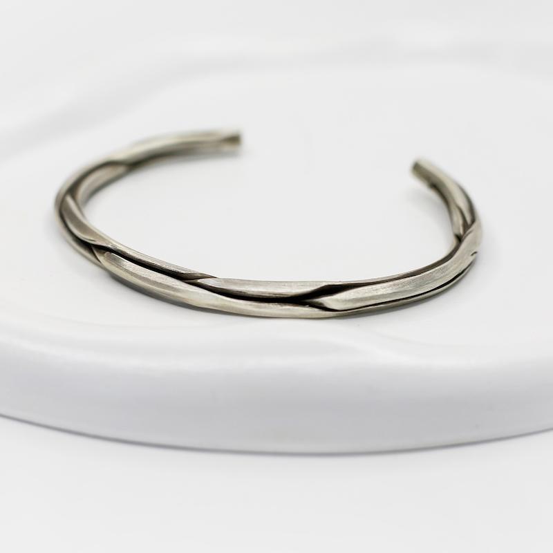 دستبند بافت