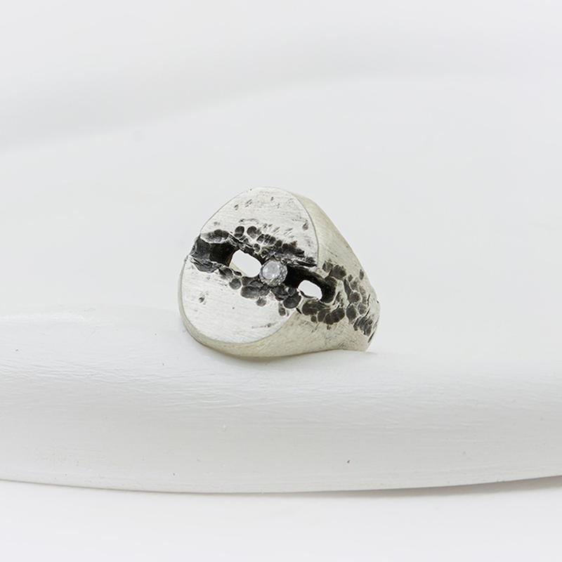 انگشتر تک نگین