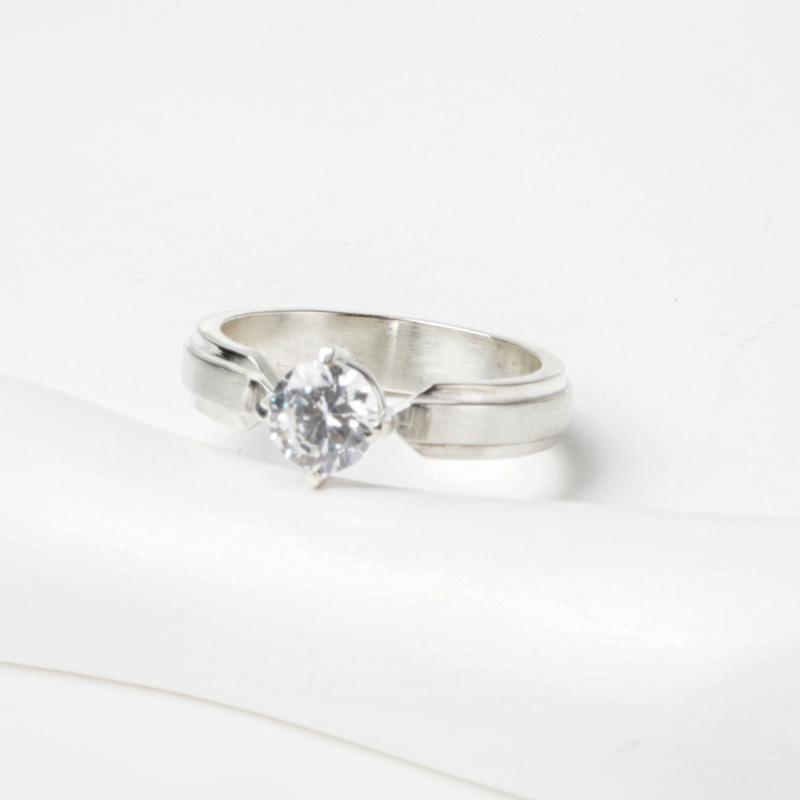 انگشتر تک نگین 