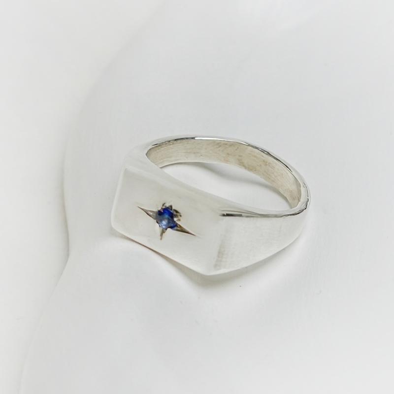 انگشتر یاقوت کبود