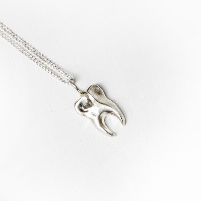 گردنبند دندان