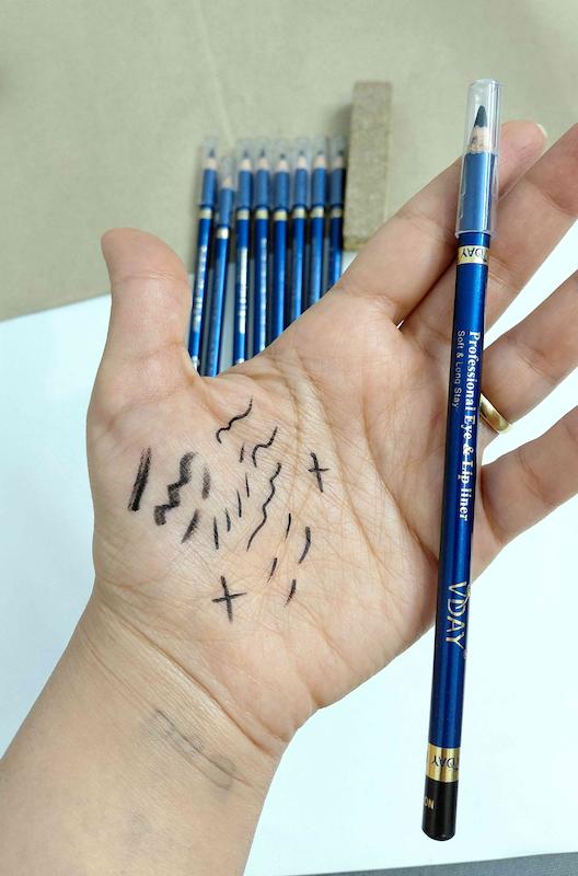 خط چشم مدادی مشکی ویدی