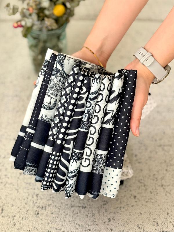 مینی اسکارف سفید مشکی کد ۸۹۶