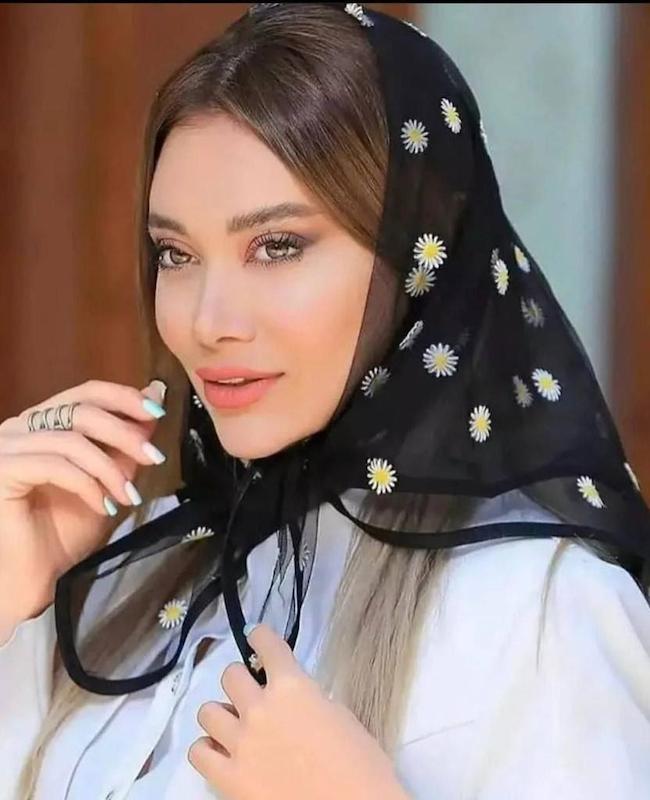 مینی اسکارف توری گلدوزی بابونه کد ۱۰۴۶