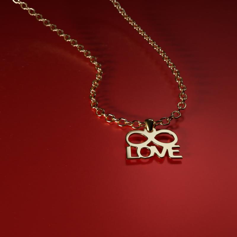 پلاک طلا 18 عیار مدل LOVE کد kc18392