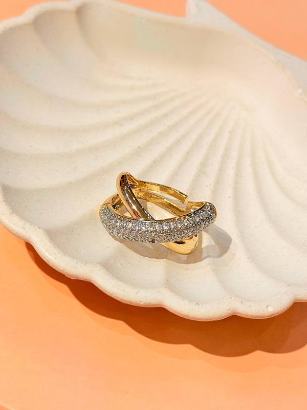 انگشتر طرح طلا