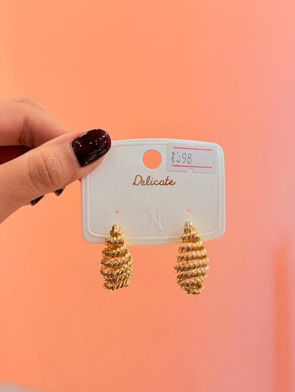 گوشواره شِل طلايي