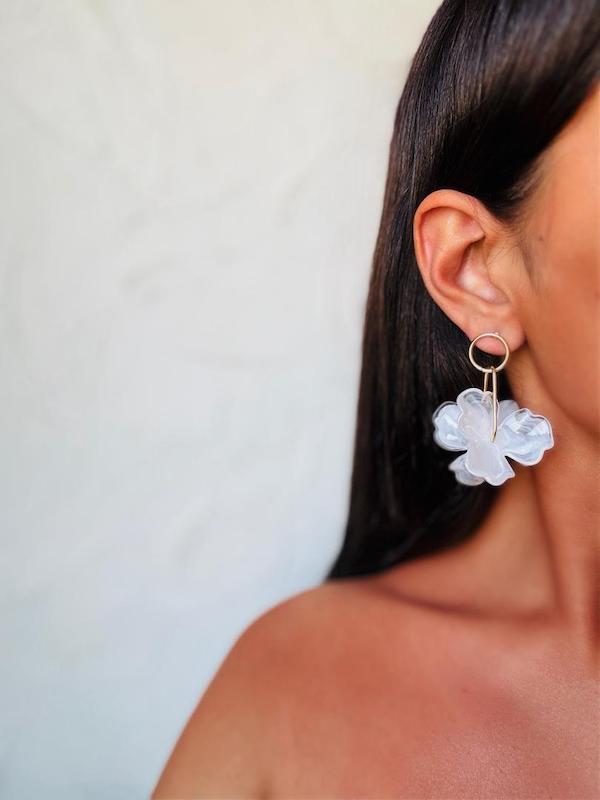 گوشواره گل شیشه ای