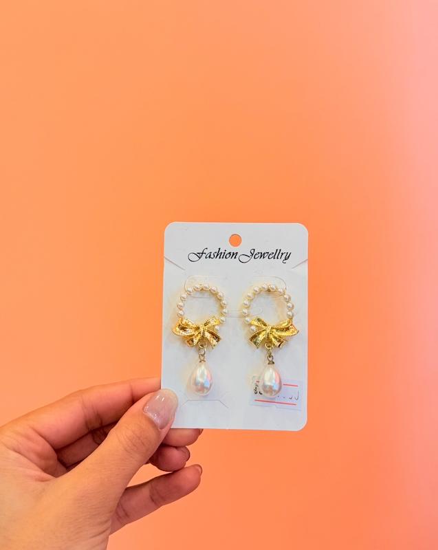 گوشواره کلاسیک پاپیون و مروارید