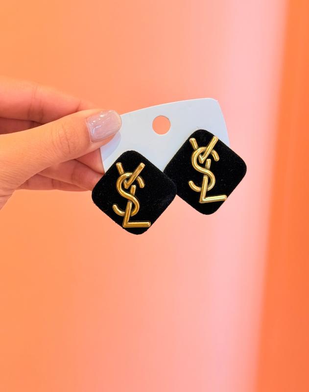 گوشواره ysl مخمل