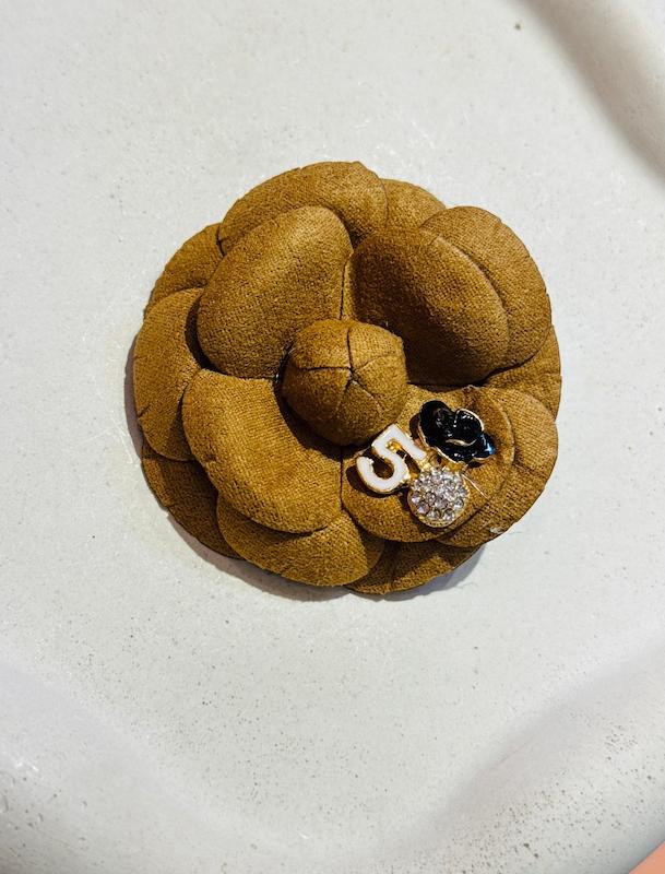 سنجاق سينه شنل