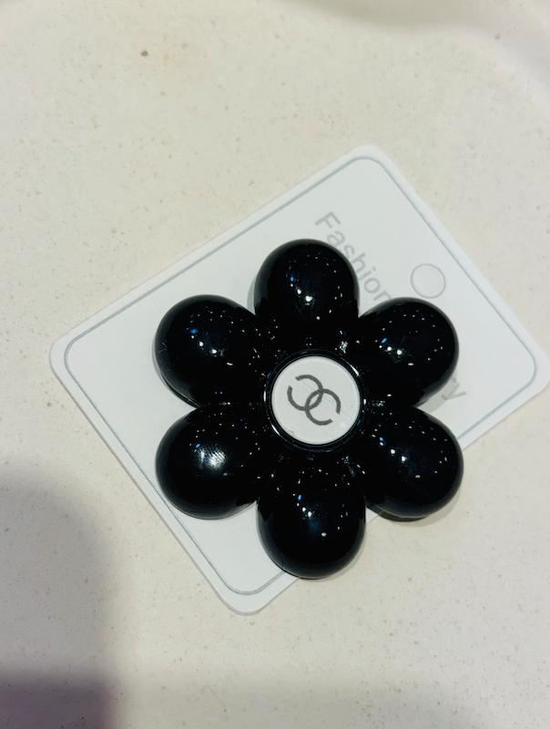 سنجاق سينه شنل