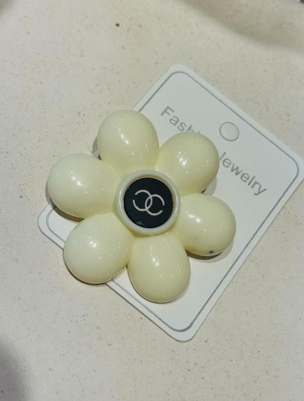 سنجاق سينه شنل