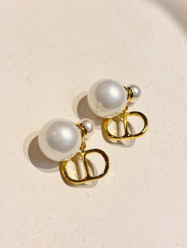 گوشواره مولتي برند ديور مرواريدي طلايي