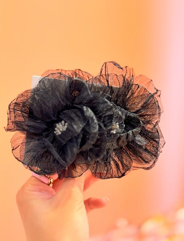 گوشواره گل فشن حرير پفكي مشكي