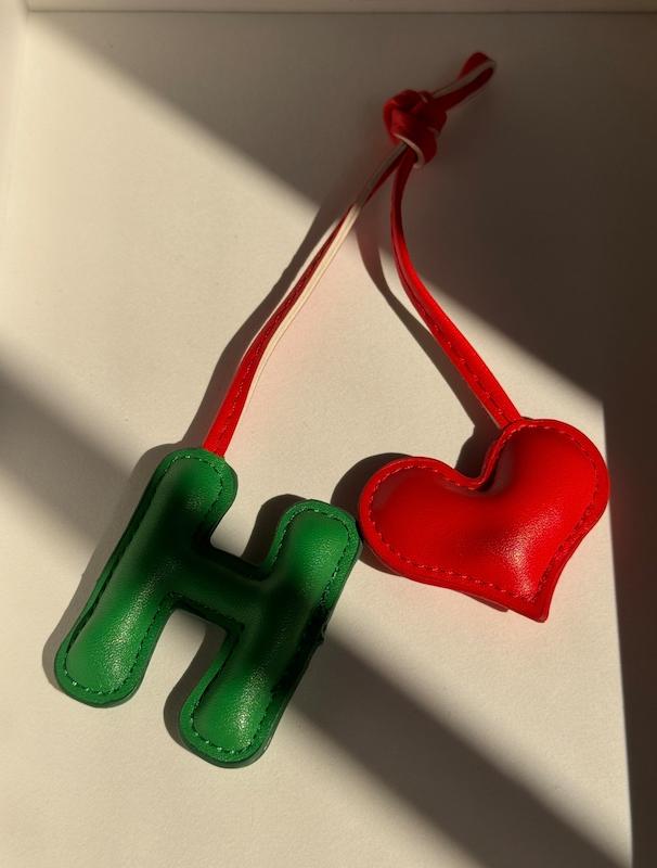 چارم بگ H هرمس و قلب 
