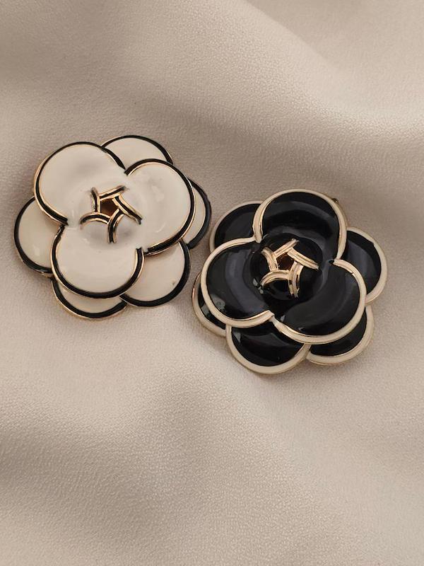 سنجاق سینه گل شنل