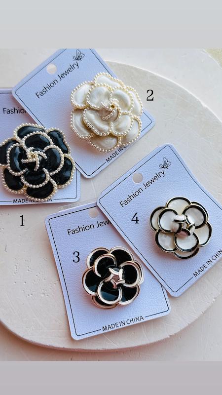 سنجاق سینه گل شنل 