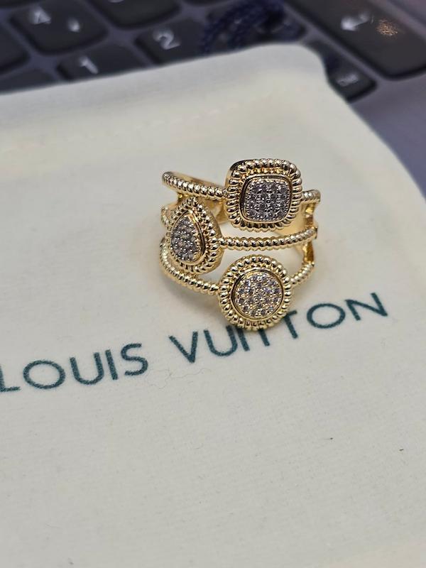 انگشتر طرح طلا