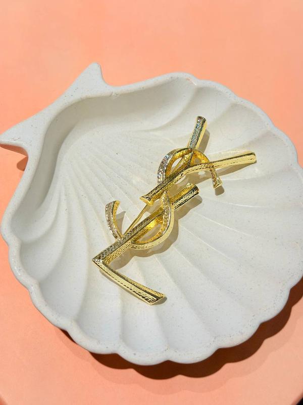 سنجاق سينه ysl