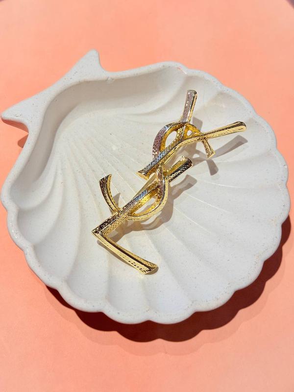 سنجاق سينه ysl