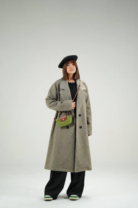 پالتو اور قهوه اي 