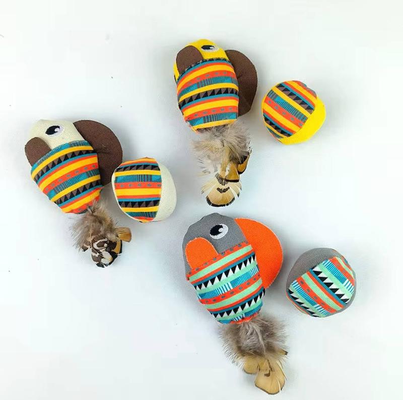 اسباب بازی پارچه ای گربه طرح ماهی