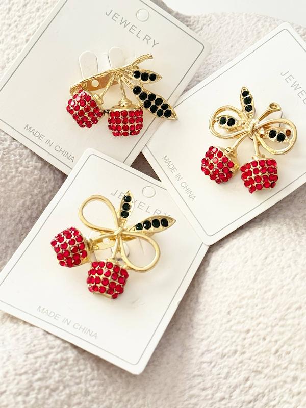 سنجاق سینه گیلاس