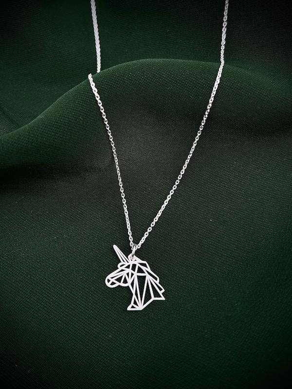 آویز اسب شاخ دار