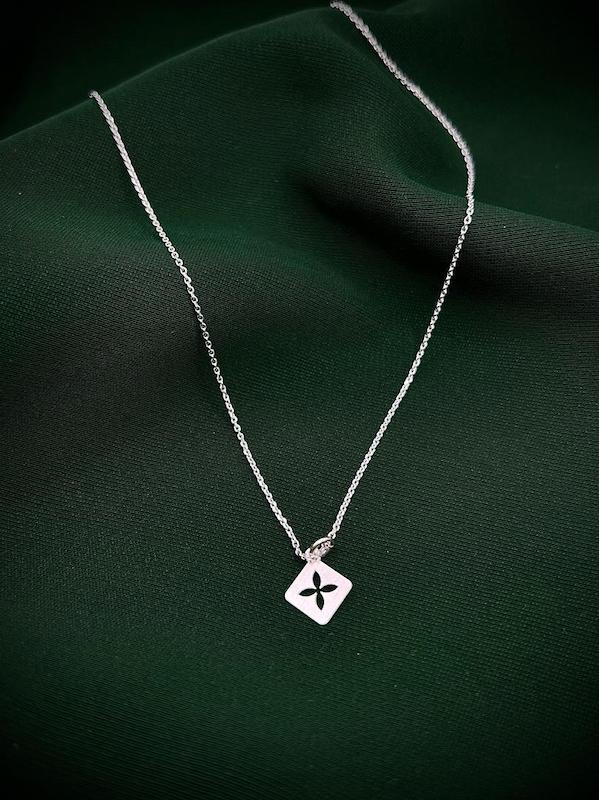 آویز مربع گل 